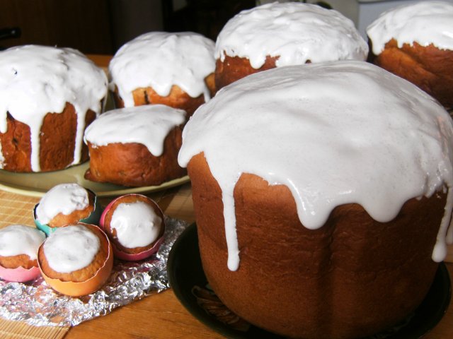 Easter cake (batay sa recipe para sa gumagawa ng tinapay sa Bork)