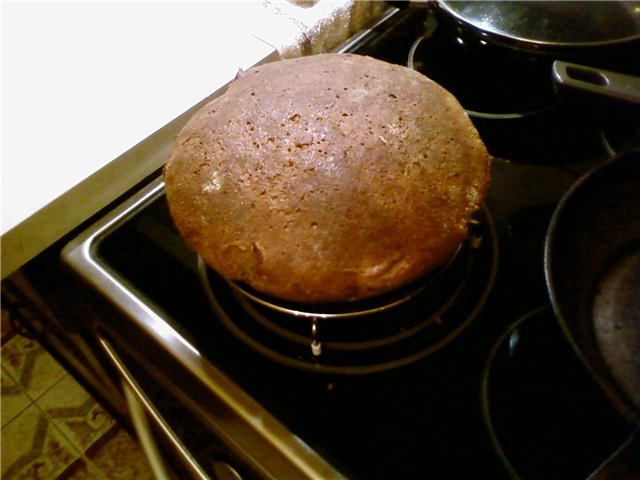 Pan de masa madre en el horno