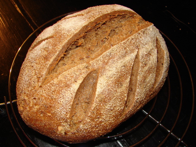 Roggebrood op kefir-zuurdesem door de methode van lange gisting