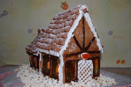 Gingerbread house (how to assemble and decorate)