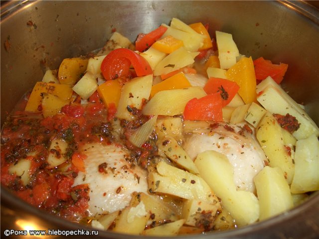 Muslos de pollo guisados ​​con verduras