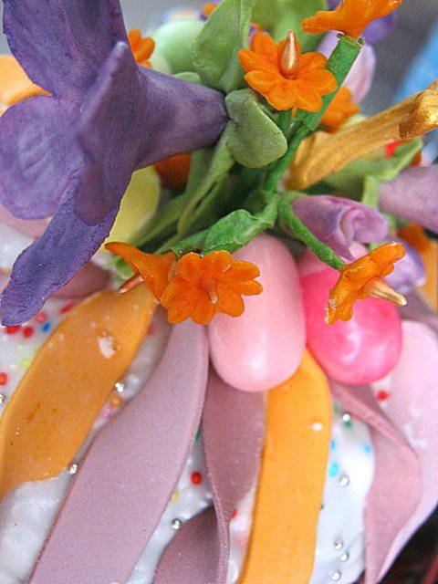 Examples of decorating Easter cakes and Easter