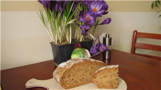 Wheat-rye bread with paprika and flaxseeds