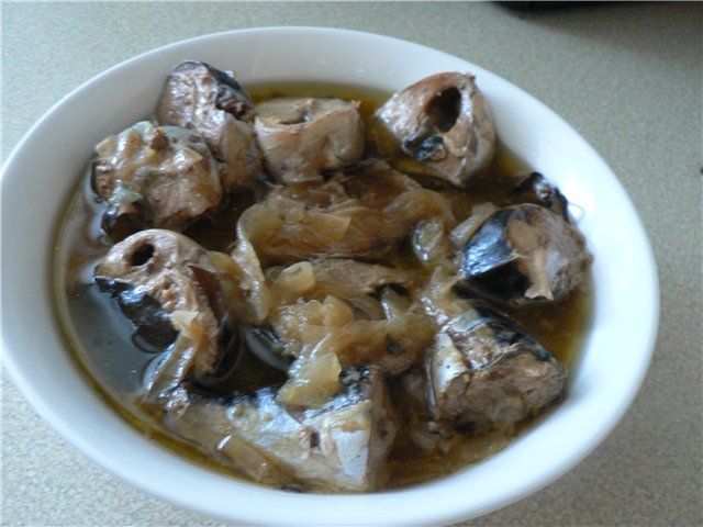 Braised herring in oil (Multicooker Panasonic SR-TMH 18)