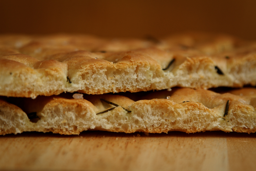 Focaccia กับโรสแมรี่ / Focaccia al rosmarino (เตาอบ)