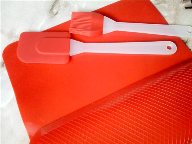 Articoli in silicone (stampi, tappeti, nappe, guanti, ecc.)