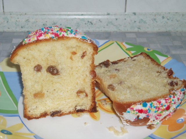 Kulich עם Myasoedovskaya בתנור (כיתת אמן)