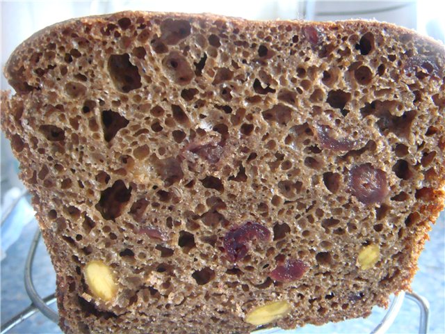 Pan de masa madre en el horno