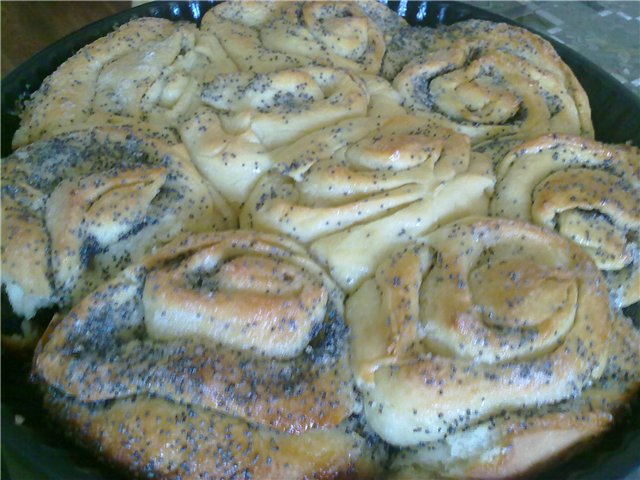 Pastel "Rosas de almendra en caramelo"