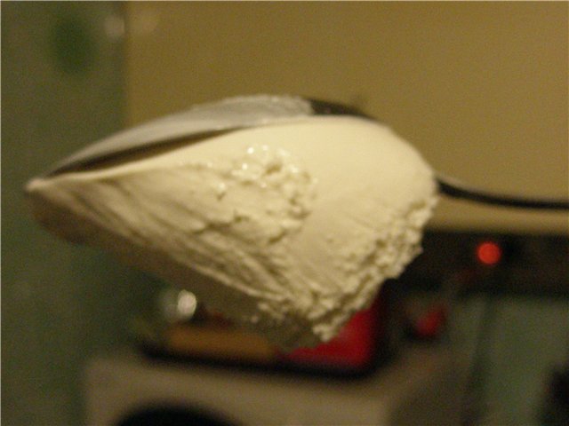 How to make sour cream in a yogurt maker?