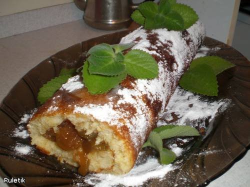 Rotolo di biscotti con latte condensato