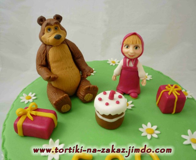 Pastissos basats en la caricatura Masha and the Bear