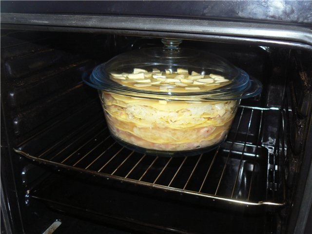 Pollastre amb xucrut i patates al forn