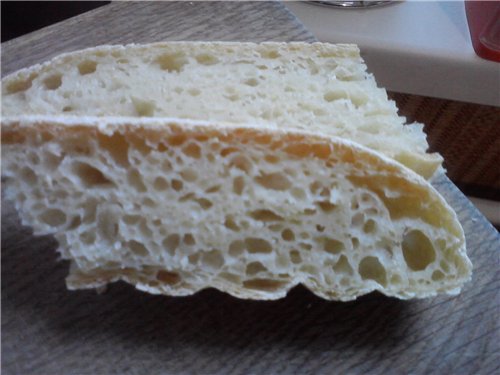 ขนมปัง Altamuro (Pane di Altamuro) ในเตาอบ