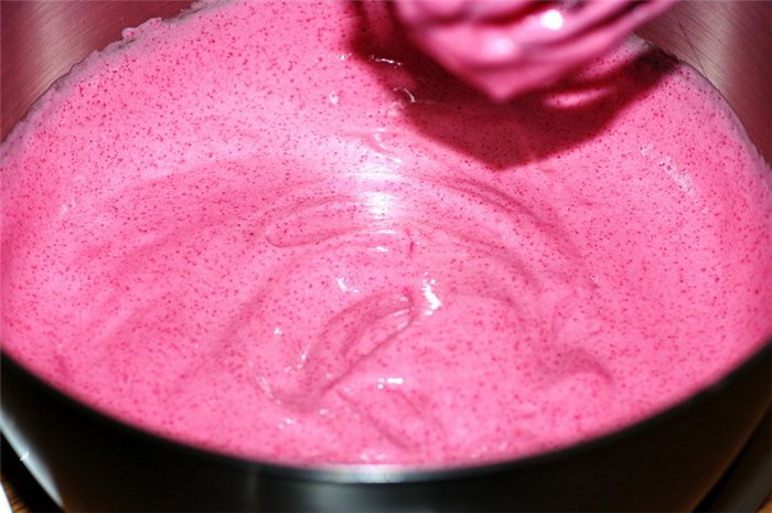 Cranberry mousse