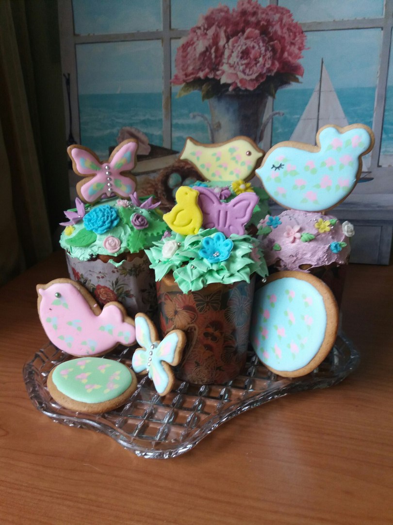 Examples of decorating Easter cakes and Easter