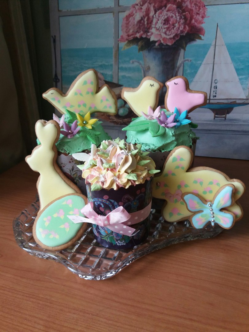 Examples of decorating Easter cakes and Easter