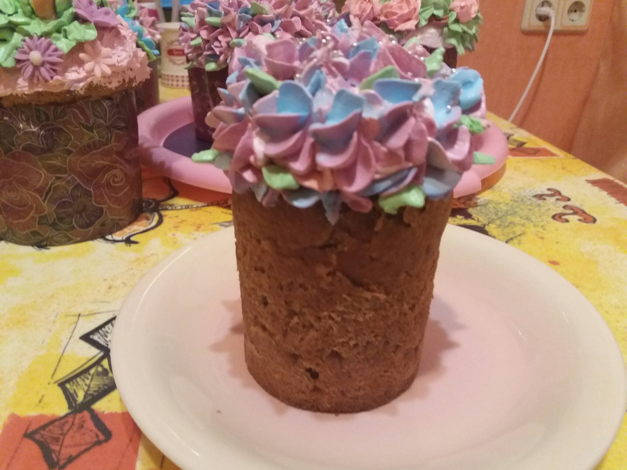 Kulich Masterpiece a sütőben és a multicooker márka 502 (mester osztály)