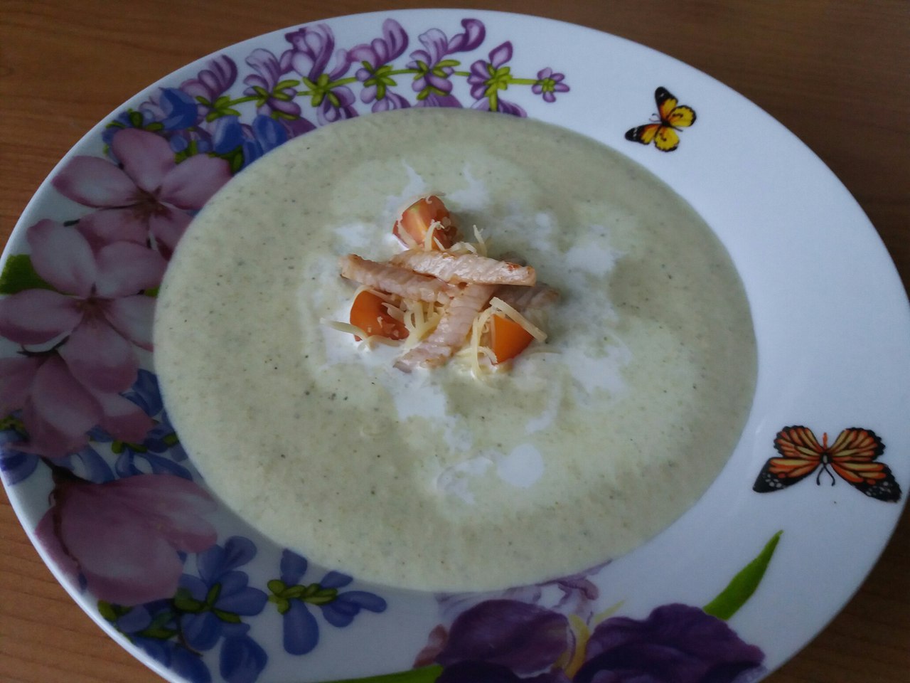 Crema di broccoli (broccoli and blue cheese cream soup)