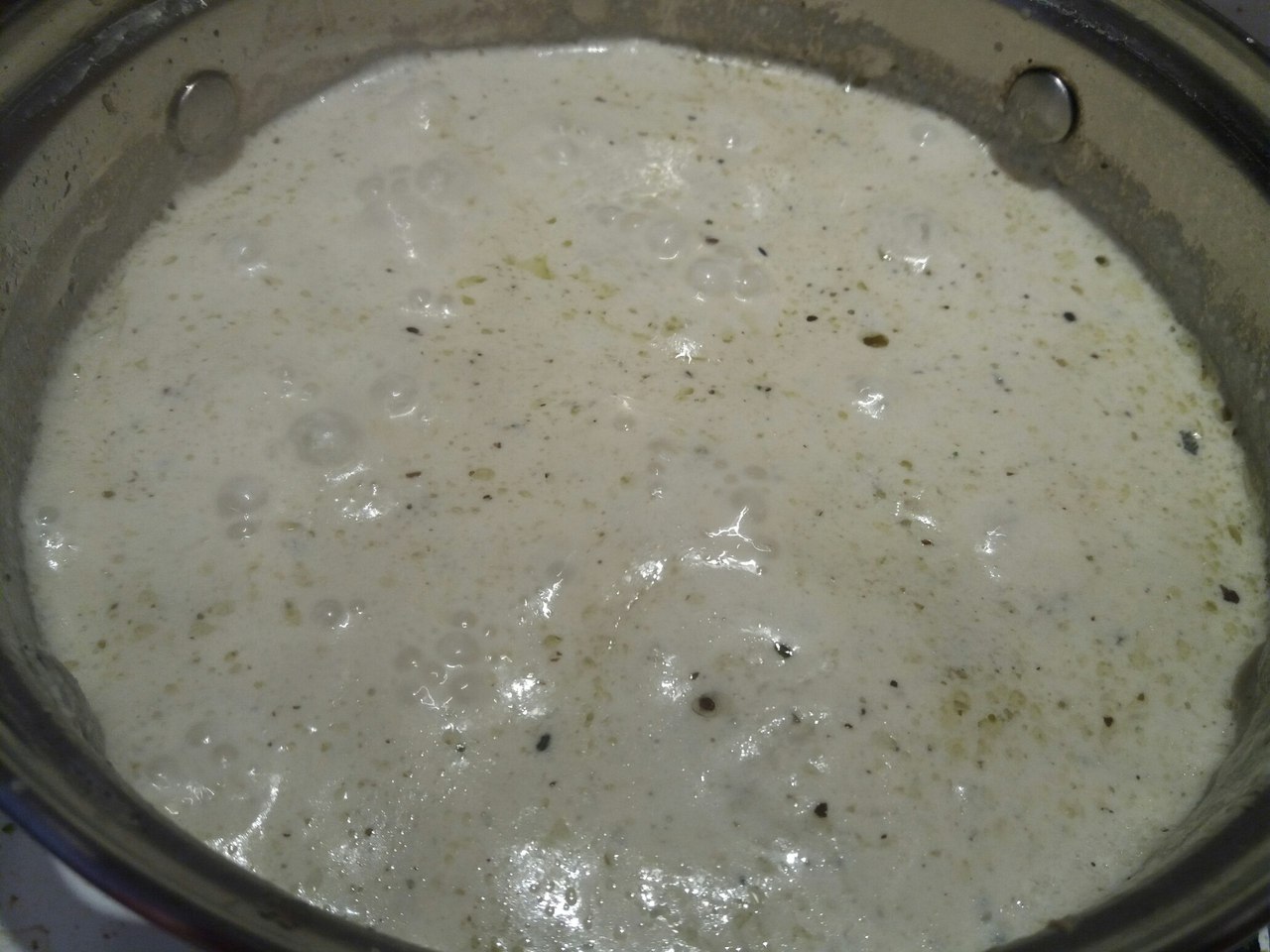 Crema di broccoli (broccoli at asul na cheese cream na sopas)