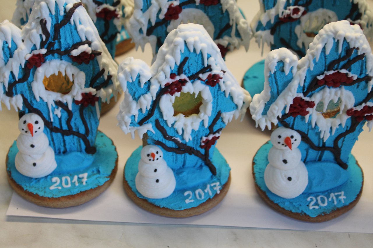 Decoramos galletas de jengibre, galletas