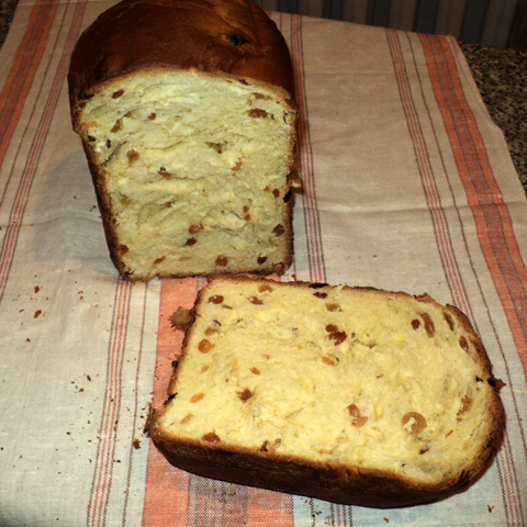 Easter cake with raisins