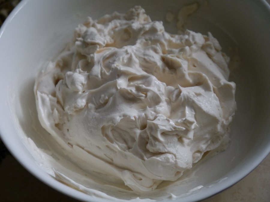 Homemade cream cheese