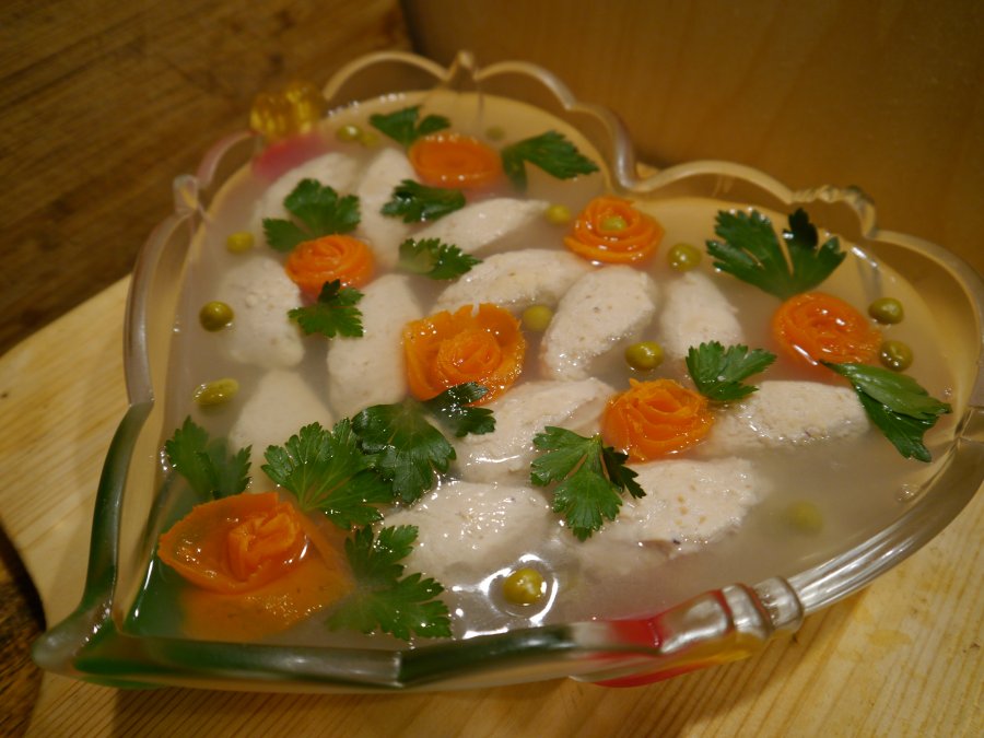 Jellied Spicy poultry with cheese