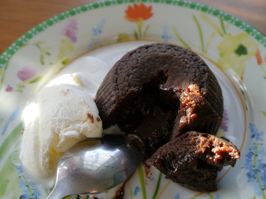 Fondat (tarta de chocolate caliente con relleno líquido)