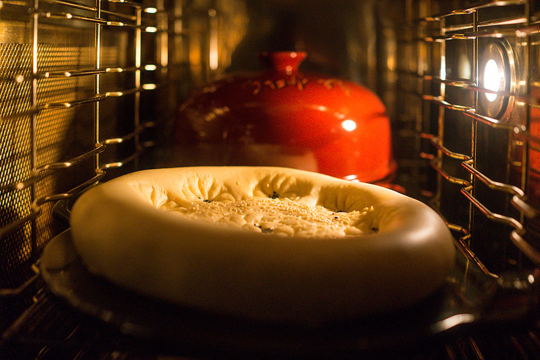 Hoe bak je een Oezbeekse flatbread in een conventionele oven?