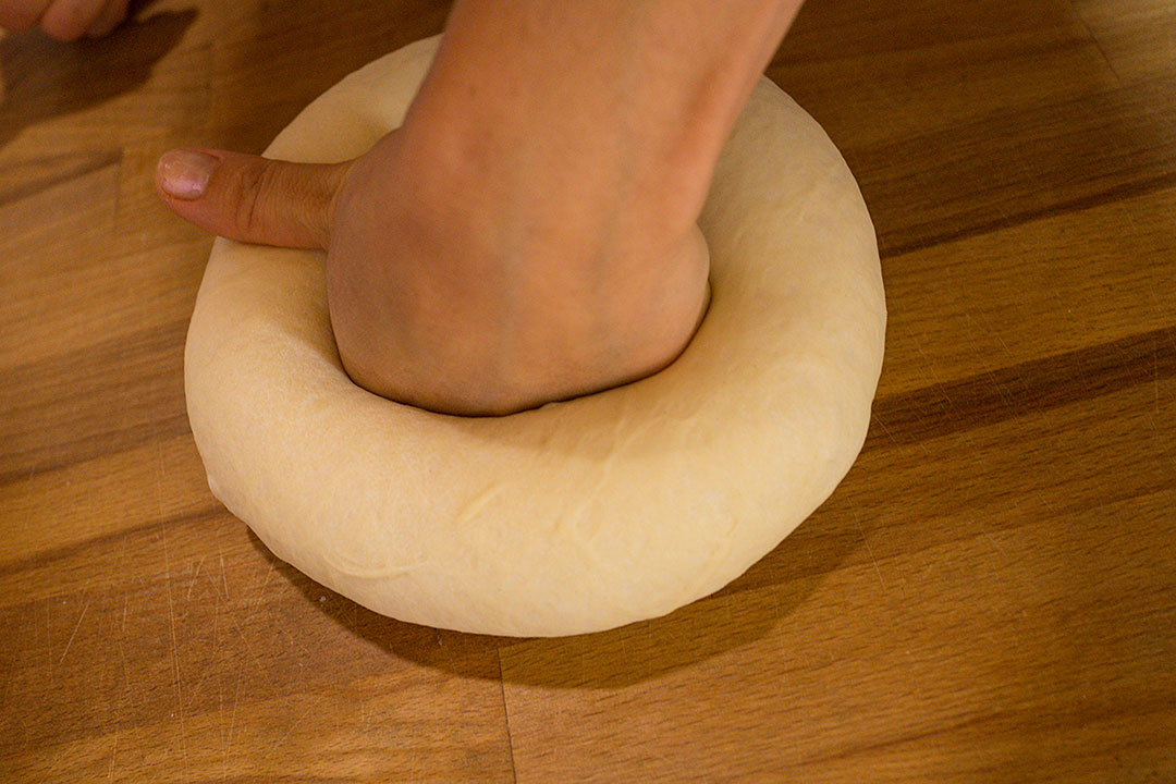 Hoe bak je een Oezbeekse flatbread in een conventionele oven?