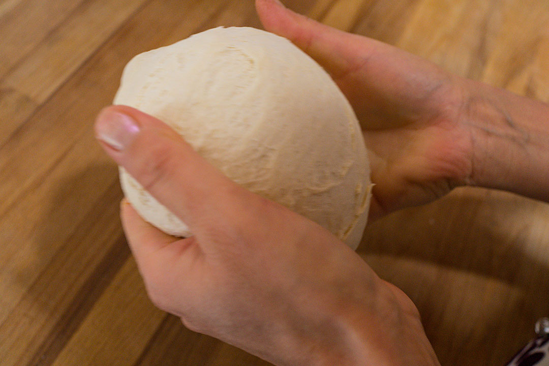 Hoe bak je een Oezbeekse flatbread in een conventionele oven?