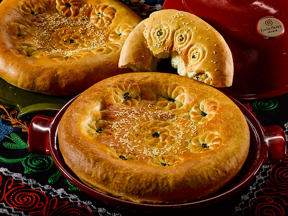 Com coure un pa plat uzbek en un forn convencional?