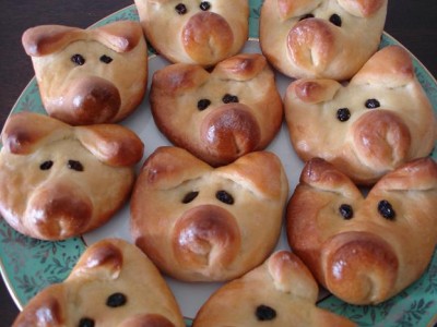 Buns "Fabulous disgusting" or Christmas pigs for good luck