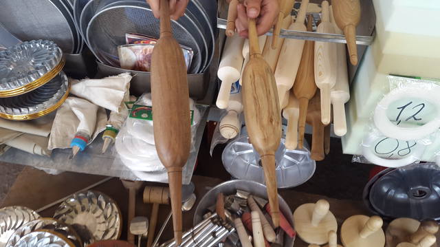 Rolling pins and scrapers for dough