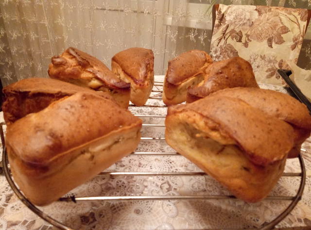 Jellied dough patties with canned fish and potatoes