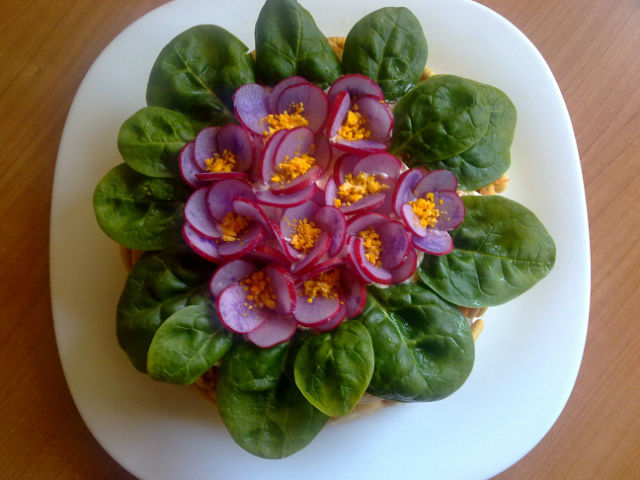 Salades en andere gerechten versieren