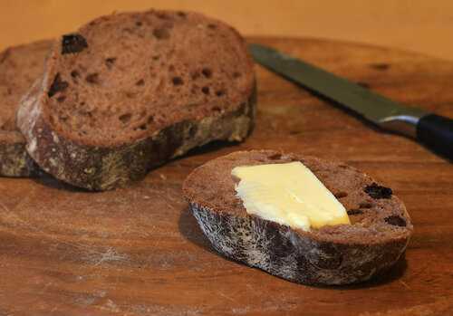 Brood met walnoten en gedroogd fruit (oven)