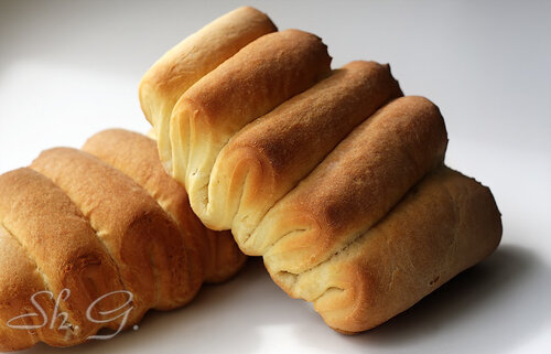 Bread Accordion (pagmamasa sa isang gumagawa ng tinapay)