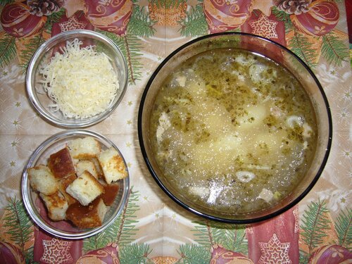 Sopa checa de ajo y ajo.