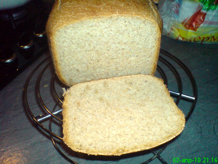 Pane di segale Senza niente (forno, macchina per il pane, pentola a cottura lenta)