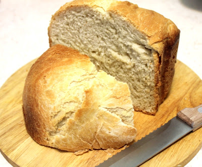 Pane italiano in una macchina per il pane