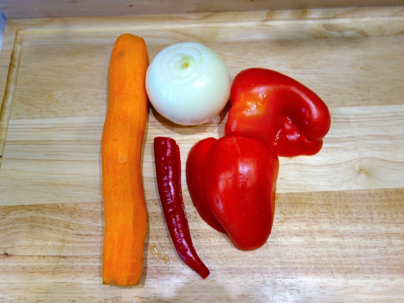 Gehaktballetjes in tomatensaus met groenten