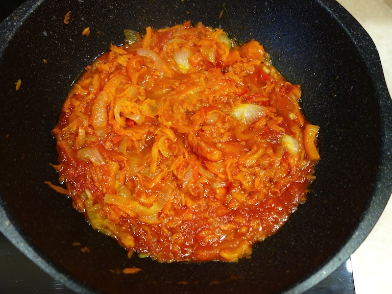 Gehaktballetjes in tomatensaus met groenten