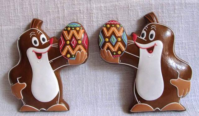 We decorate gingerbread cookies, cookies