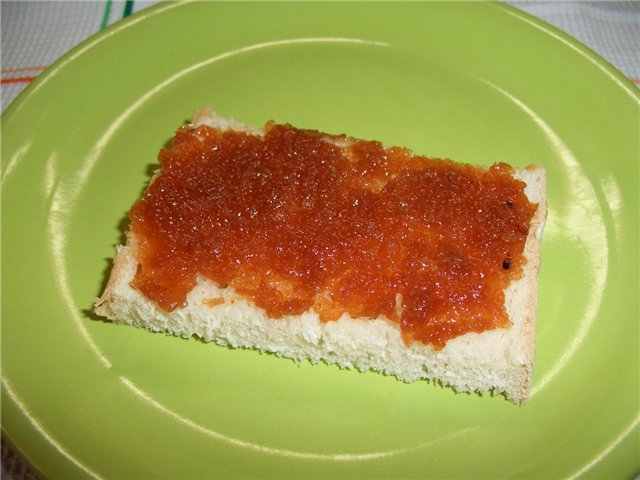 Mermelada de mesa elaborada con limones salados.