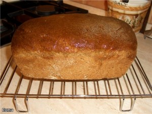 Tarwe-rogge-boekweitbrood in de oven