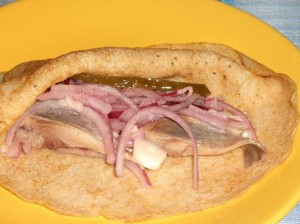 Panqueques con hígado de bacalao y anchoas