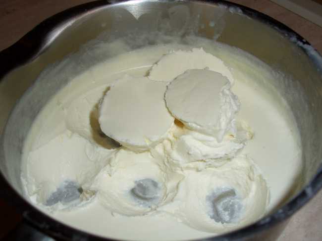 Homemade mascarpone cheese