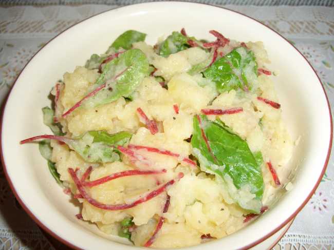 Patatas na may kintsay, chard at beets